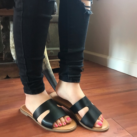 Sandals - Picture 2 of 10